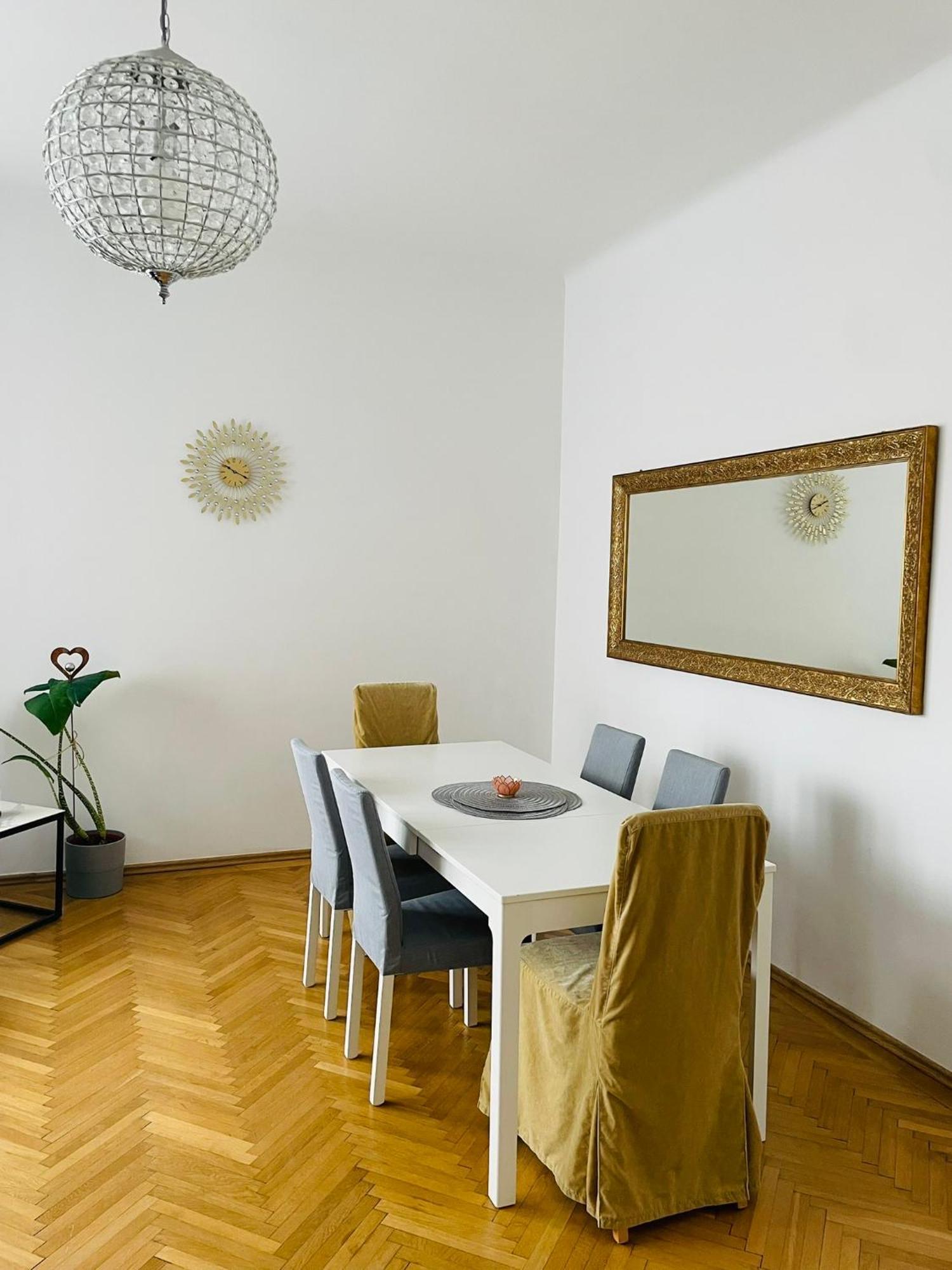 ברטיסלאבה Blue Church Views - Central, Quiet, Bright - 4Th Floor Corner Apartment 125M2 מראה חיצוני תמונה